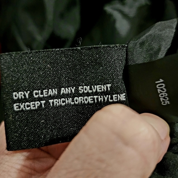 Anne Klein Black Long Coat Bendable Metal Closure Buttons Women's Petite Large - Picture 9 of 9